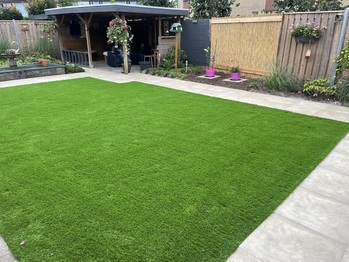 Tuinrenovatie met kunstgras in Zwolle